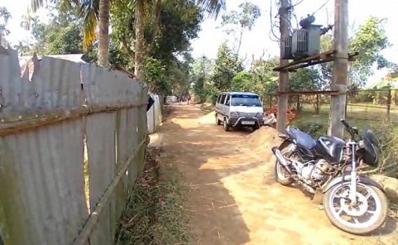 2 Houses looted by Thieves in Shekerkote amid Night Curfew 2 Houses looted by Thieves in Shekerkote amid Night Curfew